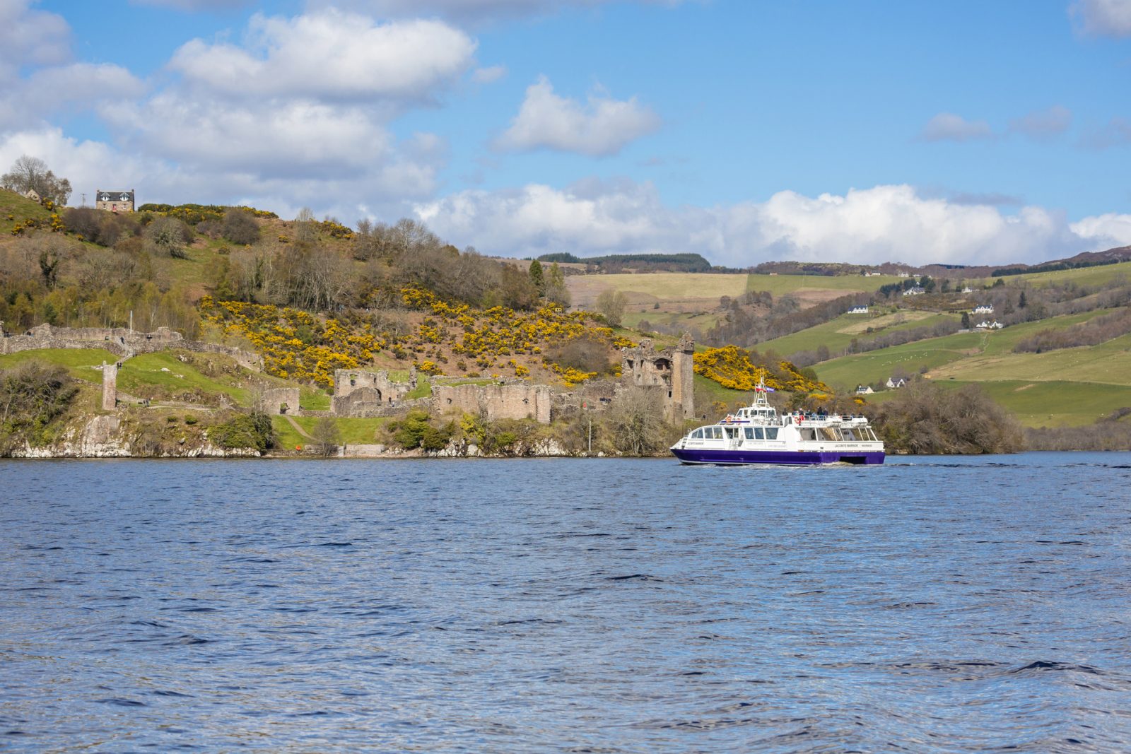 Scotland Corporate Travel Incentives - Cruise boat on Loch Ness